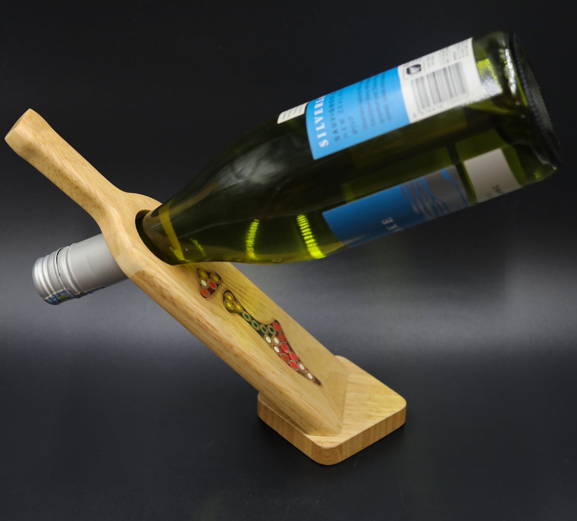 Mockup mô hình chai rượu vang