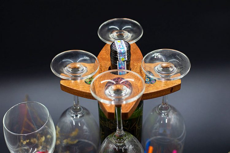 Colored-Pencil Wine Bottle Holder Ellipse with 2 Long Stem Glasses3