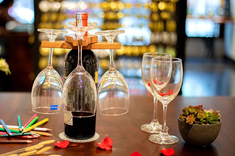 Colored-Pencil Wine Bottle Holder with 2 Long Stem Glasses3