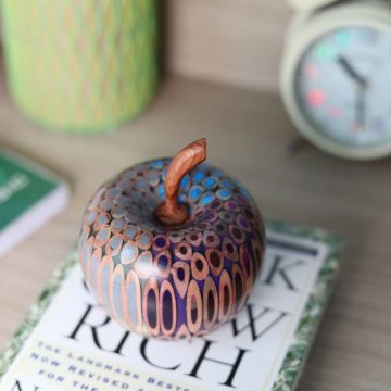 Decorative Wooden Colored-pencil Aleo Apple