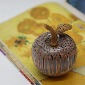 Decorative Wooden Colored-pencil Aleo Apple