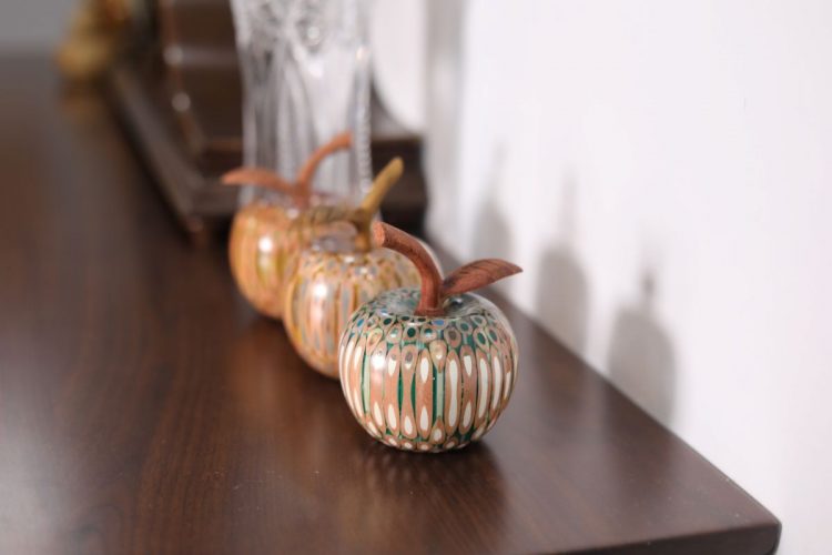 Decorative Wooden Colored-pencil Aleo Apple