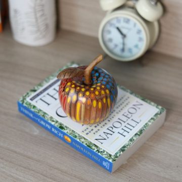 Decorative Wooden Colored-pencil Aleo Apple