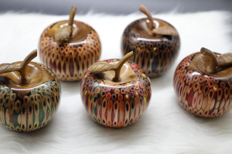 Decorative Wooden Colored-pencil Deleo Apple