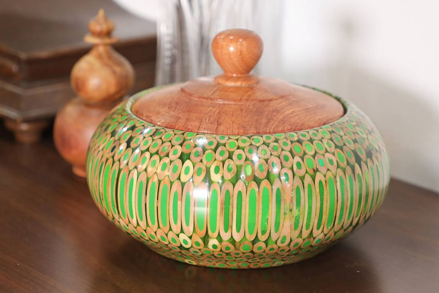 Style Of The Decorative Bowl