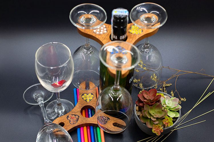 Triangle Colored-Pencil Wine Bottle Holder with 3 Long Stem Glasses5