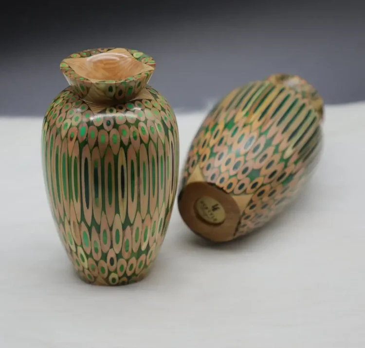 Handmade Multi-Colored Pencil Dry Flower Vase, Best Resin Art Decor for Ornaments